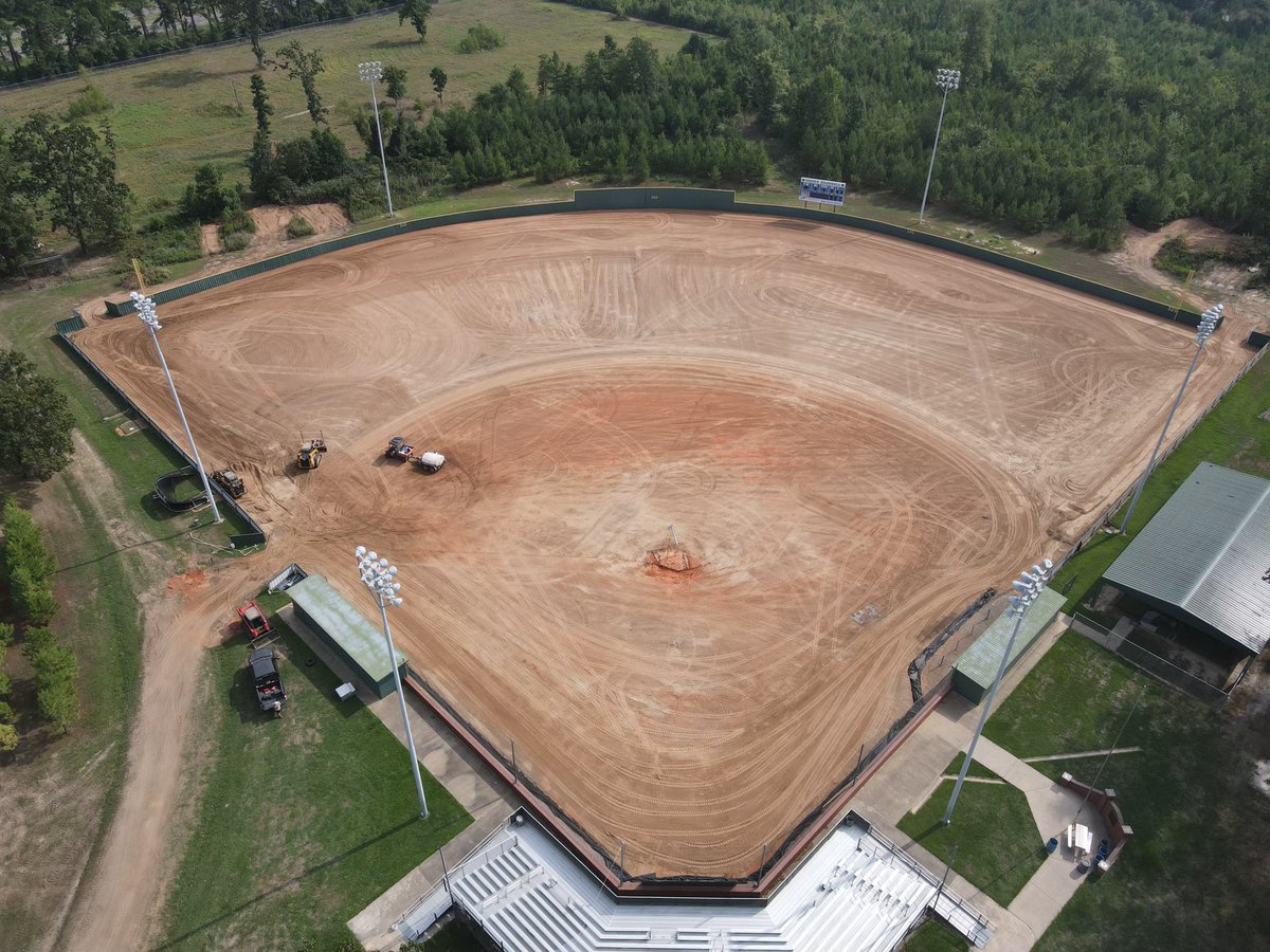 coachbdawson's tweet image. @HooksFBRecruits Baseball field coming along nicely! #GeoBase is next! @GeoSurfaces