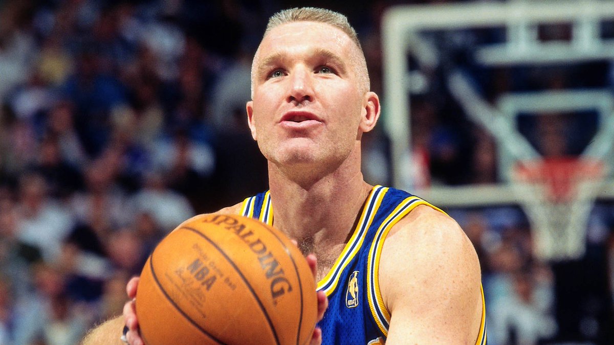 LucasJcb's tweet image. 💡Le Saviez-Vous #26 ⁉️
Chris Mullin portait le numéro 17 en hommage à John Havlicek, son héros d'enfance.

🥃A 25 ans, il dit être alcoolique à son coach, Don Nelson, qui l'envoie en cure. Après 30 jours au centre, il n'a plus jamais touché une goutte. (depuis Janvier 1988.)