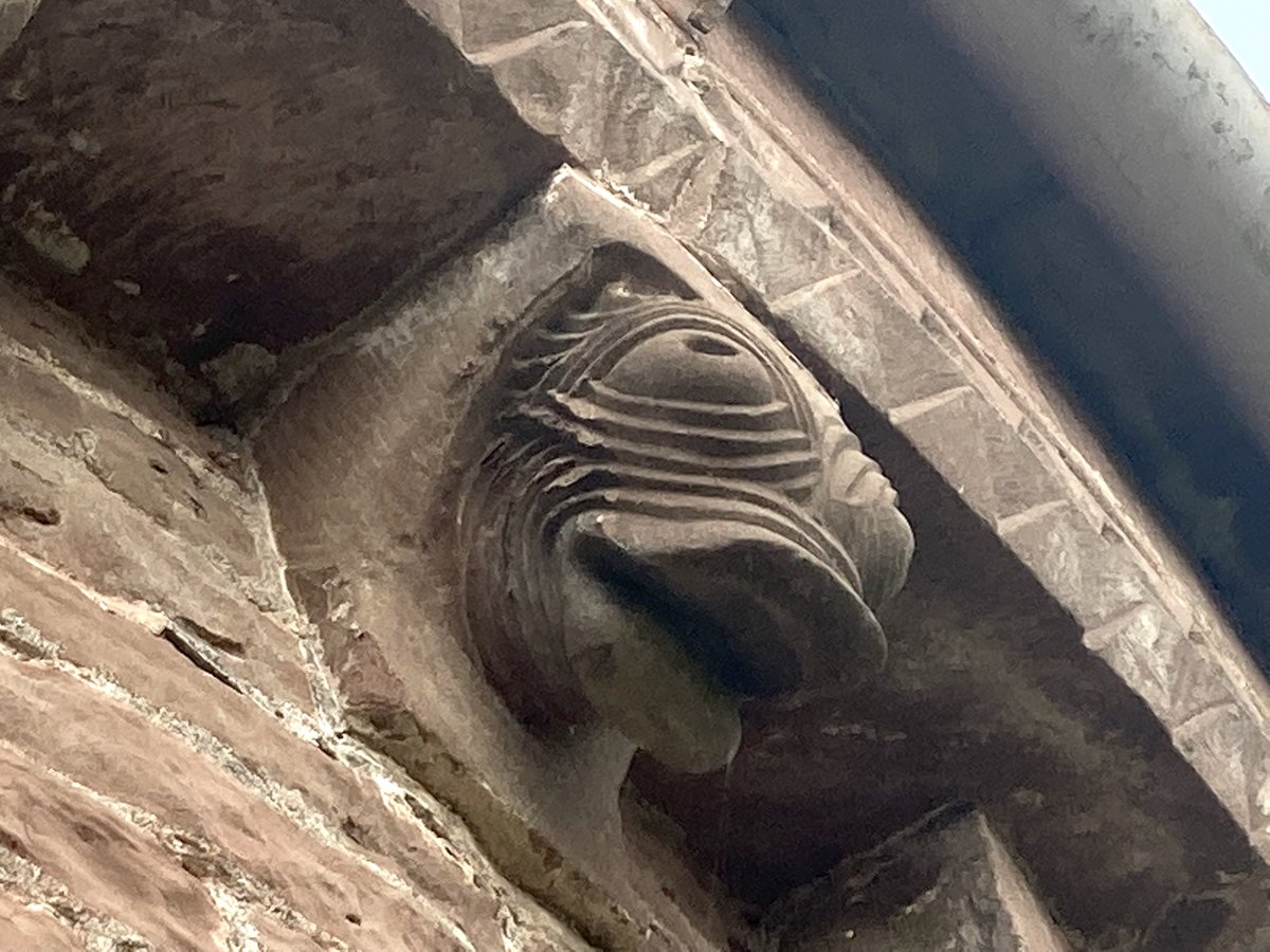 TakasakiAndy's tweet photo. A few photos from Kilpeck Church this morning, I thought it was a really interesting place, well worth a visit if you are in the area. #HerefordshireTrail #FollowTheApple https://t.co/HGvqzQv3pi