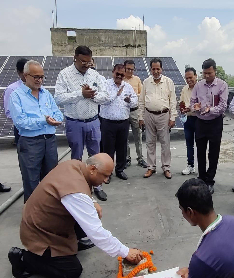 MECONLimited's tweet photo. A 60 kWp Grid interactive roof top Solar Power Plant was inaugurated by CMD at MECON H.O. in presence of Directors and senior officials. The plant will generate around 80,000 kWh energy yearly. With this, total solar installed capacity at MECON H.O. is 140 kWp. https://t.co/YfLbBhrFtK