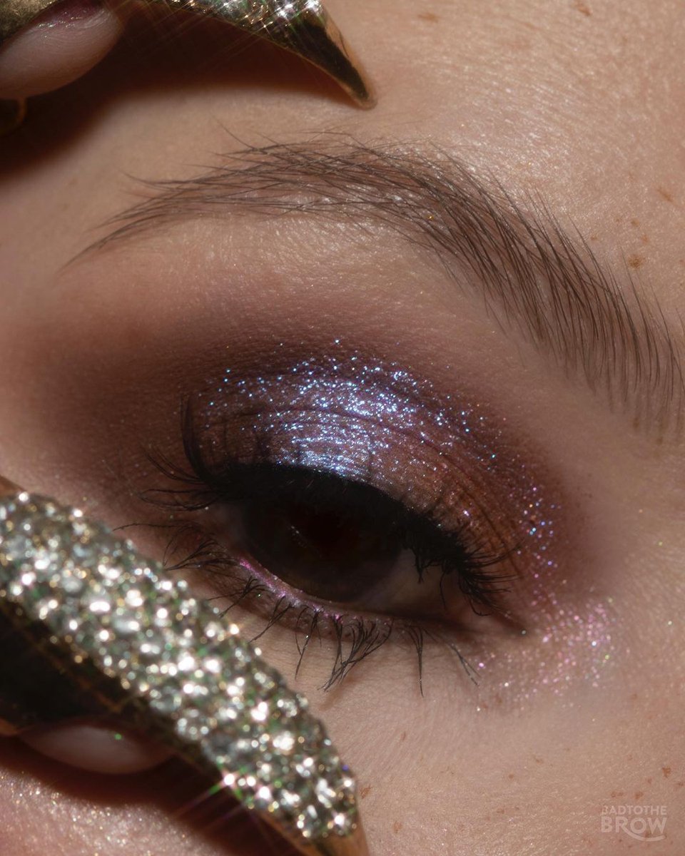 KissProducts's tweet image. 💎 @badtothebrow is blessin’ our feed with 💎MLBB lashes in BLESSED style. How magical is her look?! #kisslashes #mlbblashes #mylashbutbetter #blessedlashes #naturallashes