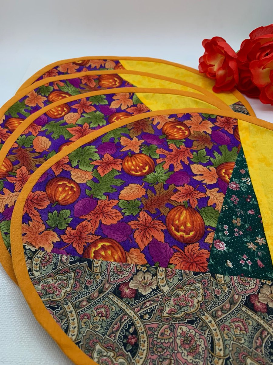 LilyDogAntiques's tweet photo. Excited to share this item from my #etsy shop: 4 Large Vintage Hand Made Fall or Halloween Doilies or Table Decor, Vintage Fall Fabric Doilies or Table Decor #halloweendoily #falldoily #falltabledecor #falldecorations #vintagehandmadefallorhalloween https://t.co/xPLscrNptk https://t.co/t4TSdJM70k