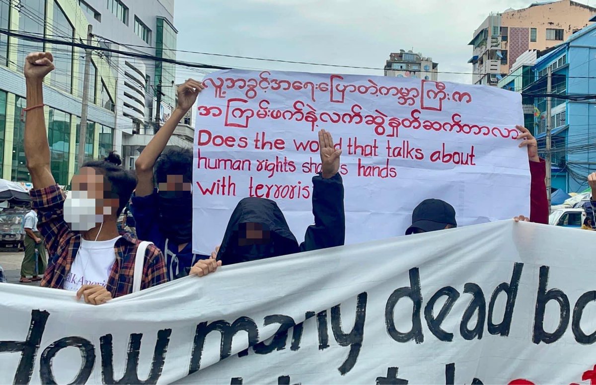 “How many dead bodies <a href="/UN/">United Nations</a> need to take action?” Youths in #Yangon today held the flash mob protest against the junta, along with the UN Special Envoy to #Myanmar, who was in the country last days, met with junta leaders. 

#WhatsHappeningInMyanmar

Follow more from AAMIJ below: