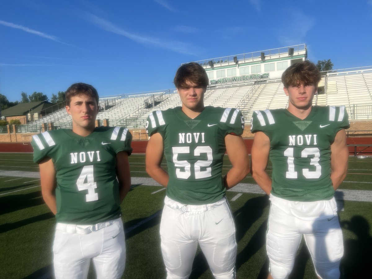 💚🏈 <a href="/novifootball/">Novi Football</a> Captains #NoviPride