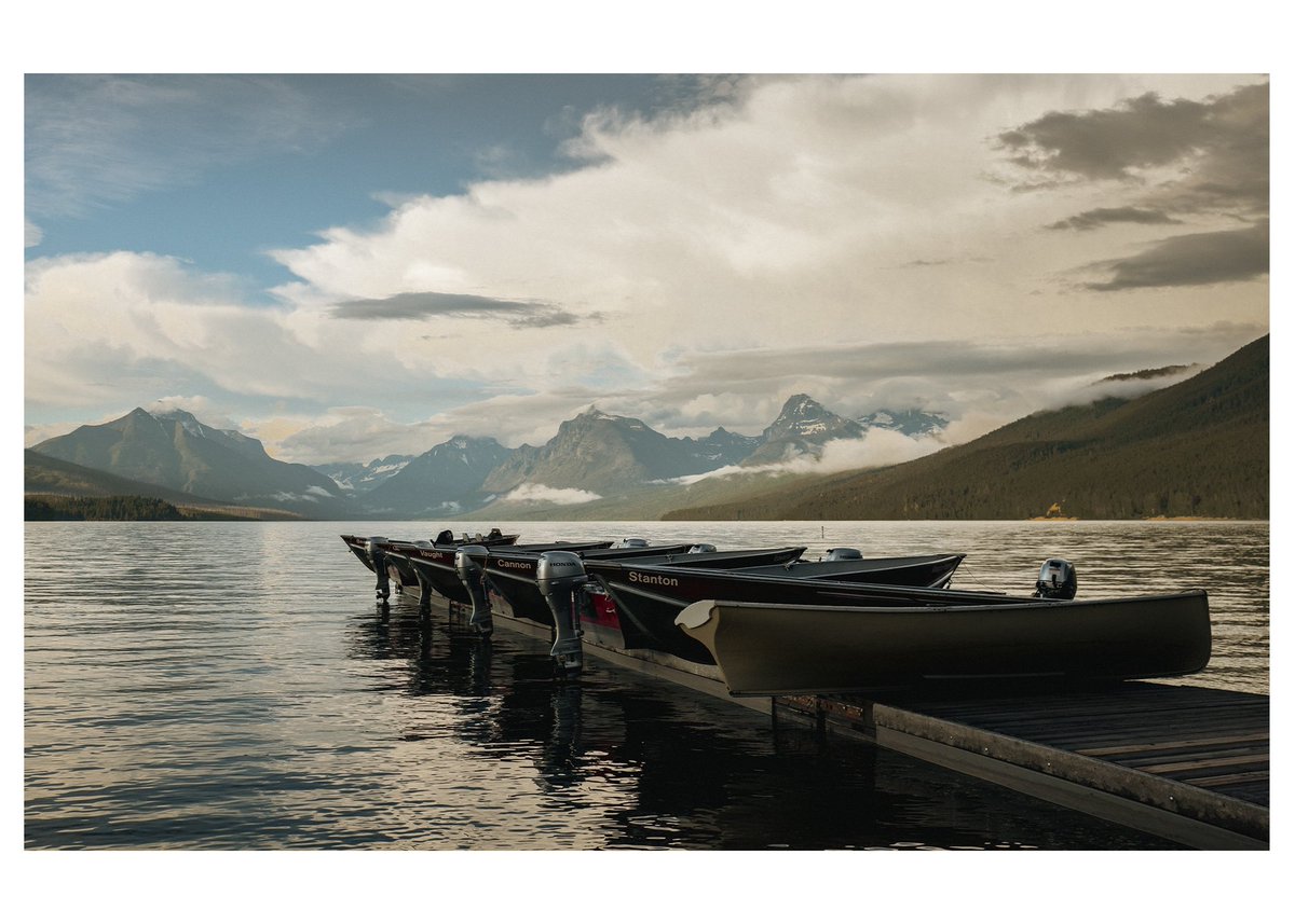 ChrisHerath's tweet photo. Last light on Lake McDonald #glaciernationalpark #shotoncanon #nationalparks #montana @aherath17 https://t.co/g2Z33Qc6Re