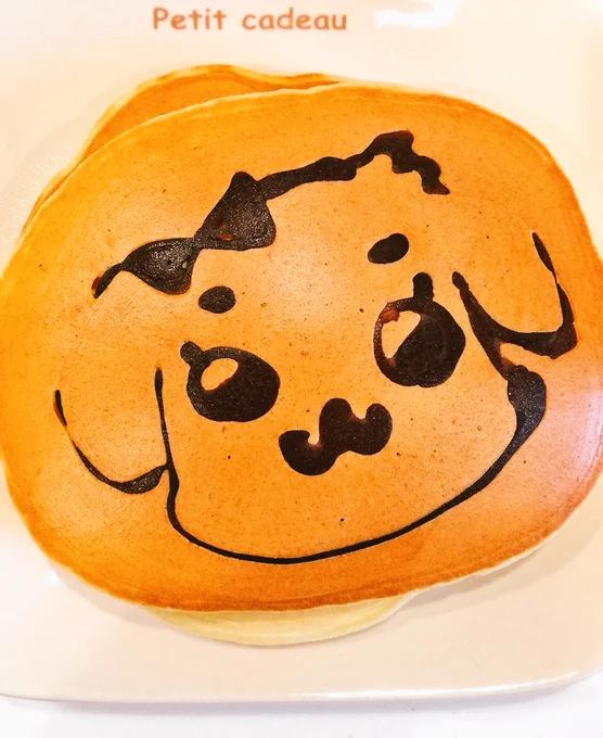 おまけの「左右反転したパムパム」パンケーキと「ちょっと不機嫌そうに見えるほっぺが伸びたメンメン」パンケーキと「なにやらモチーフらしきもの」パンケーキ 