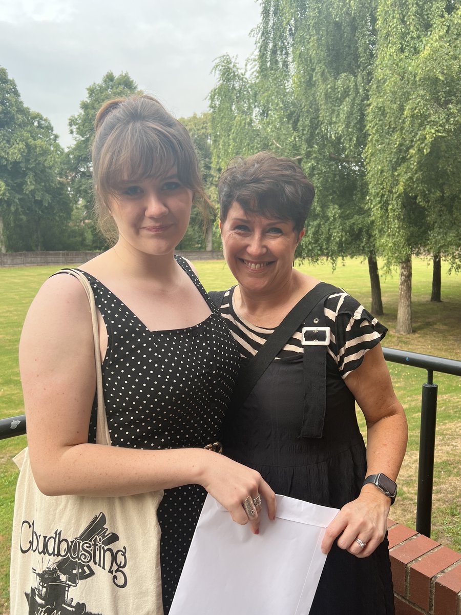 ShrewsburyHigh's tweet photo. @cardiffuni beckons for Jen, Immy, Laurissa & Heidi. Jen to study #psychology Imogen to study #Music Laurissa #Law and Heidi #History - enjoy #Cardiff girls! #alevelresults #alevelresults2022 @GDST https://t.co/hchqS6FTtv