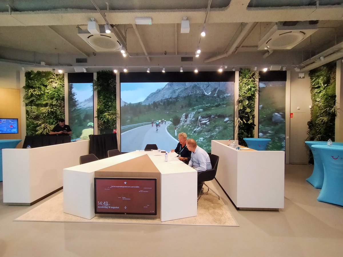 UtrechtBikeComm's tweet photo. Wij zijn te gast bij TUI en zitten klaar voor de #ploegenprestatie! Een mooie samenwerking met @BrabantCycling en @TUINederland https://t.co/fZaWPzU5oo
