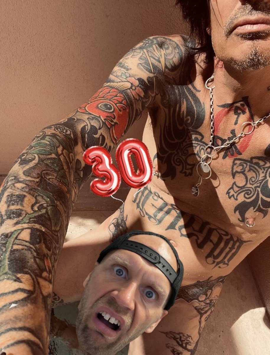 SaskGregger's tweet photo. Why’d you post this Tommy? In my 30th episode I’ll rant about his full frontal & recount the time I refused to pay a speeding ticket & fought it in court Plus bear macing’s & Covid #yxe #podcast #tommylee #fullfrontal #dickpic #speedingticket #johnnycochrane #bearmace #covid19 https://t.co/hi2gJzqusE
