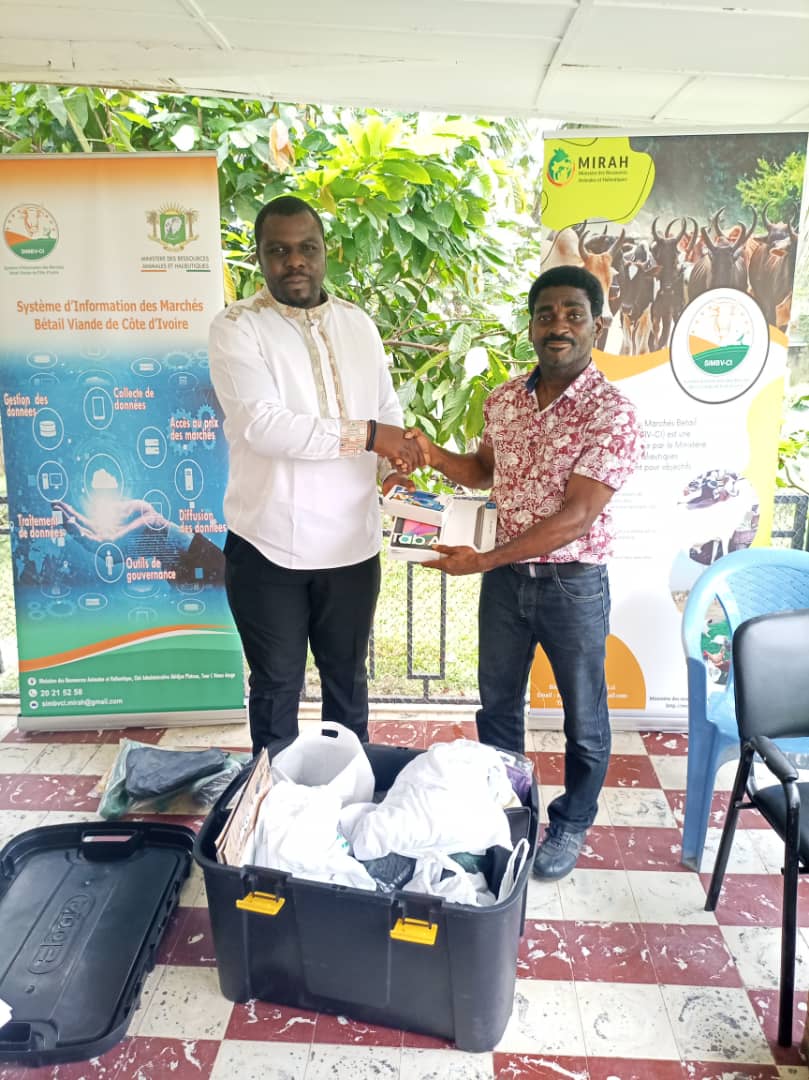 Le Système d'information des marchés Bétail-Viande de #Civ225 #SIMBV rentre dans sa phase active.
Merci au <a href="/Mirah_CI/">Ministère des Ressources Animales et Halieutiques</a> pour la confiance placée en <a href="/dev_ict4/">ICT4Dev</a> pour la réalisation de ce plate-forme.
#ICT4Ag
#AgriTech
#Ci20
#Innovation