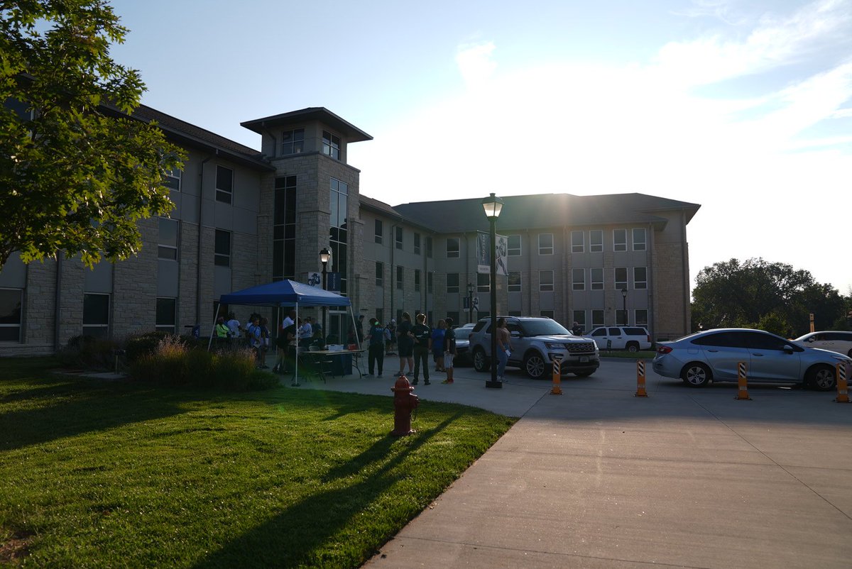 Beautiful day for move-in! ☀️
