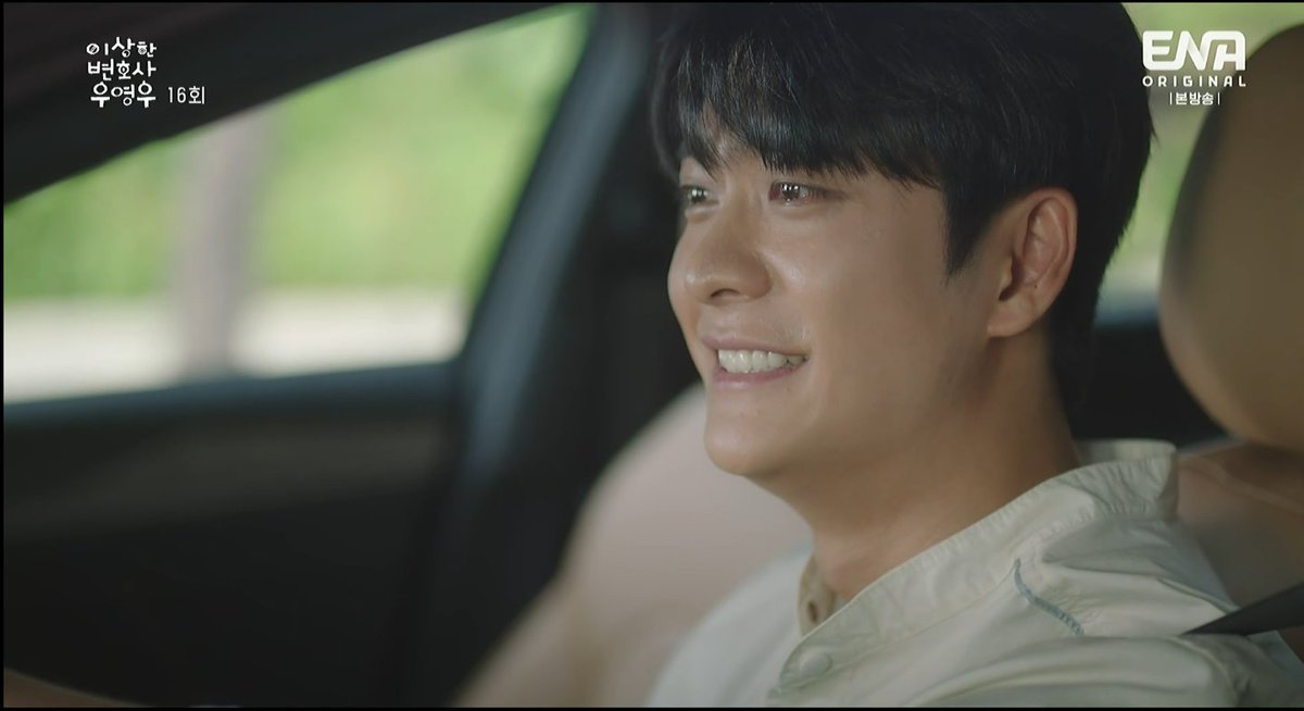 Mary_Lyst's tweet photo. He even crying when she said let's not break up, Lee junho love youngwoo with all of his heart 

#ExtraordinaryAttorneyWooEp16 #ExtraordinaryAttorneyWoo https://t.co/fS7B2unmXL