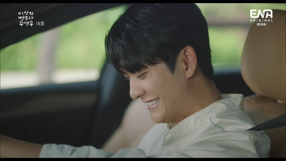 Mary_Lyst's tweet photo. He even crying when she said let's not break up, Lee junho love youngwoo with all of his heart 

#ExtraordinaryAttorneyWooEp16 #ExtraordinaryAttorneyWoo https://t.co/fS7B2unmXL