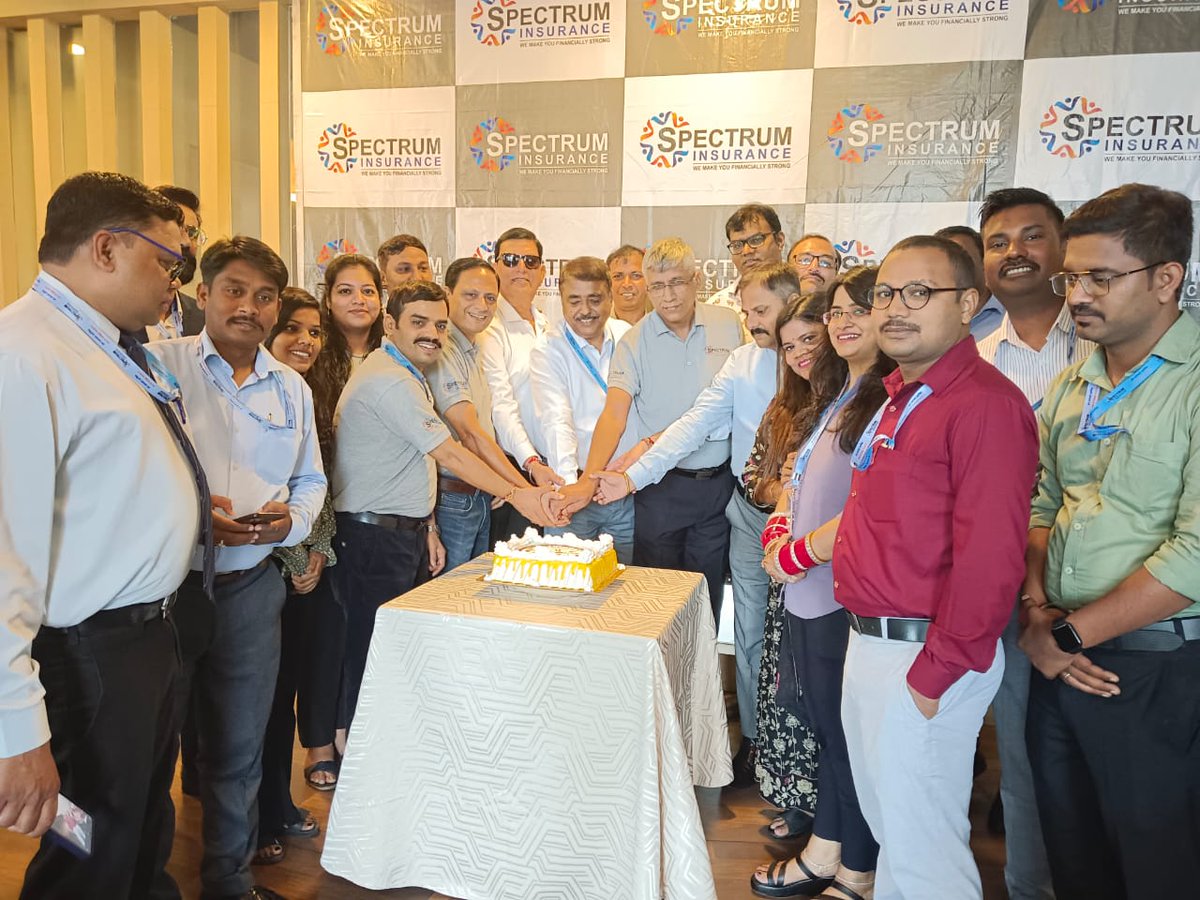 SpectrumInsura2's tweet photo. Setting yourself apart from the competition is what the spectrum insurance strategy meet FY 23 is all about. Being different from others in what you do is more important than being excellent at it.
.
.
#SpectrumInsurance #BefikarHamesha #Insurance #achivements #congratulations https://t.co/42soWeulIB