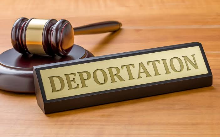 6AM_Earcandi's tweet photo. All illegal Immigrants "must" be deported.

I'll Tweet this till appropriate measures are taken.

JMPD | Lerato Moloi | Jessica | Malema | Coloured | Mama Joy | Berita | Cyril Ramaphosa #PutSouthAficansFirst #OperationDudula https://t.co/ijQnUVK5iy
