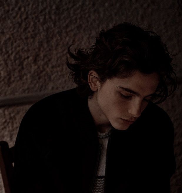 𝐒𝘰 𝘴𝘪𝘤𝘬 𝘢𝘯𝘥 𝘵𝘪𝘳𝘦𝘥 𝘵𝘰 𝘣𝘦 𝐚𝐥𝐨𝐧𝐞
𝘚𝘰 𝘭𝘰𝘯𝘨, 𝘧𝘢𝘳𝘦𝘸𝘦𝘭𝘭, 𝘐'𝘮 𝘰𝘯 𝘮𝘺 𝓞𝓦𝓝
𝘐'𝘮 𝘴𝘰𝘳𝘳𝘺 𝙢𝙤𝙢, 𝘐'𝘷𝘦 𝘨𝘰𝘵 𝘵𝘰 𝘨𝘰
𝘐 𝘥𝘶𝘨 𝘵𝘩𝘪𝘴 𝑔𝑟𝑎𝑣𝑒 𝘐 𝘤𝘢𝘭𝘭 𝘮𝘺 𝖍𝖔𝖒𝖊