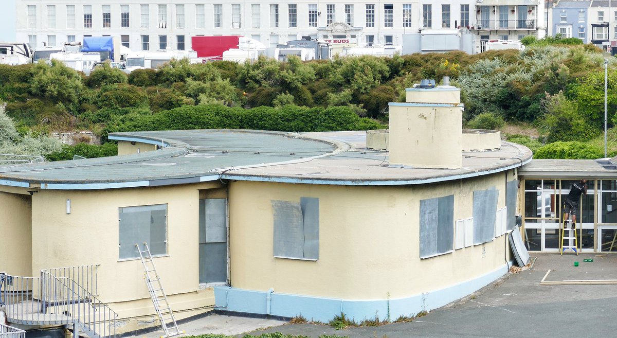 Frank_Leppard's tweet photo. Such a shame watching the #margatewintergardens being boarded up , last time was WW2. Let's pray its not for ever !. https://t.co/5pnE5gccsv