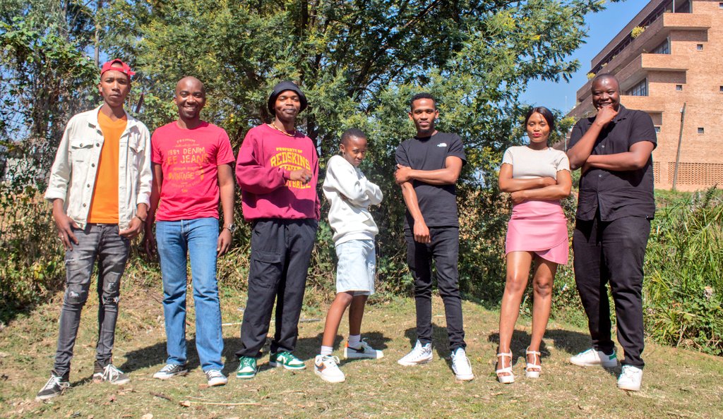 umfatwemlungu's tweet photo. Please tune into @hala_radio for a dose of @TalkismPodcast, every Friday at 21:30hrs. On this week's episode we have a wordsmith at best! A superstar! @oriiginelle. https://t.co/j4DyP2d1dD