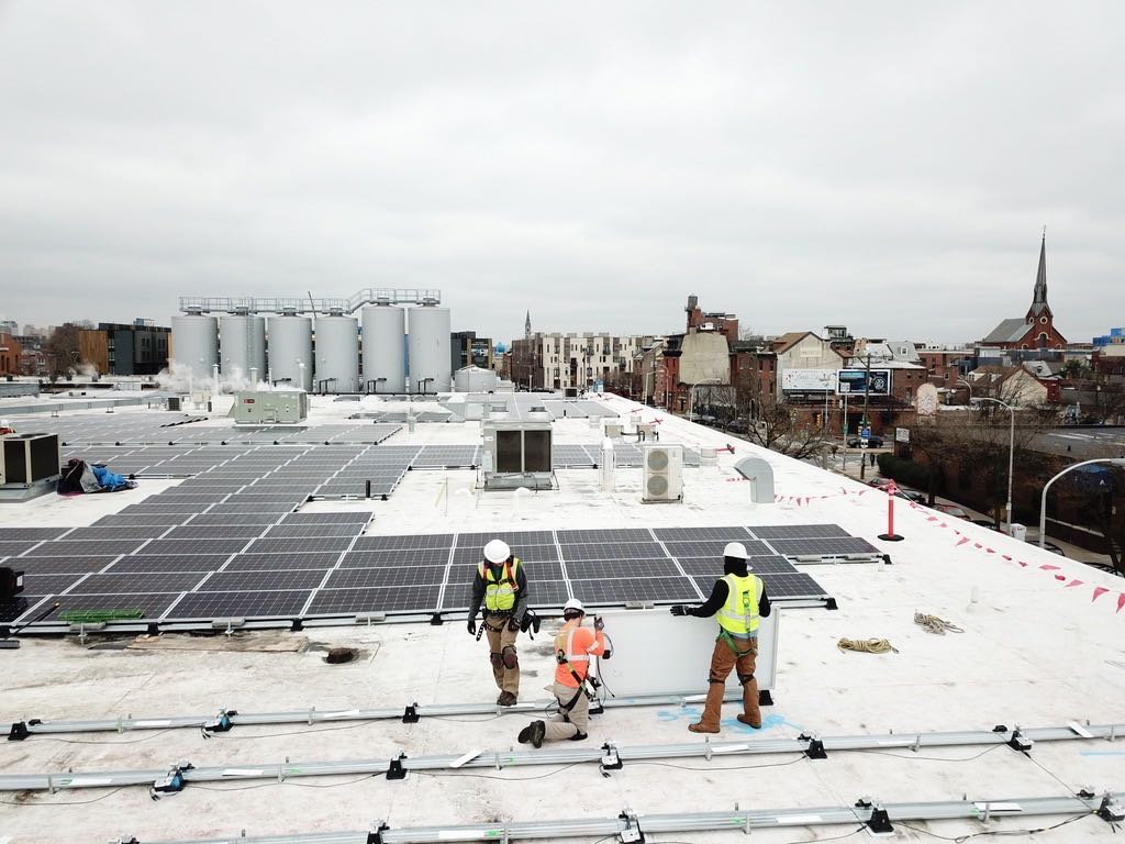 philaenergy's tweet photo. DYK @yardsbrew has a 740 kw solar array (installed by @SolarStates) on the roof that powers the brewery & the City Archives? Join us for a solar-powered drink at our in-person #SolarWeekPHL panel & networking event today, 8/18 at 5pm. Register here: https://t.co/jEzLXca7qv βοΈ https://t.co/e7pWxuEgrK