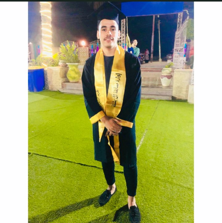 🎓.