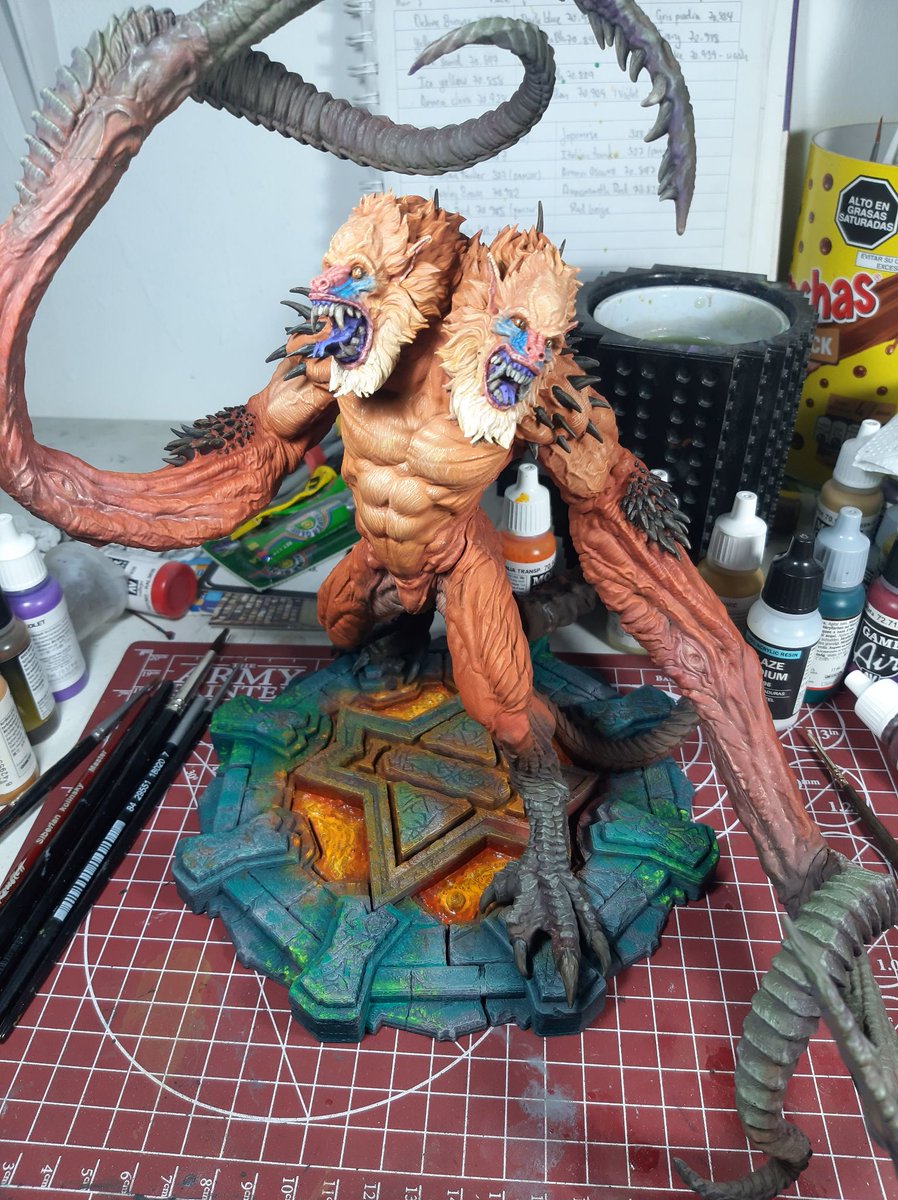 DMizarvo's tweet photo. Terminé a esta bestia el sábado. Justo a tiempo para el final de mi campaña #outoftheabyss que vengo dirigiendo desde hace 4 años (primero en presencial y luego en virtual). La terminamos como se debe!

#demogorgon #dungeonsanddragons #dnd5e https://t.co/TulTqOKJgm