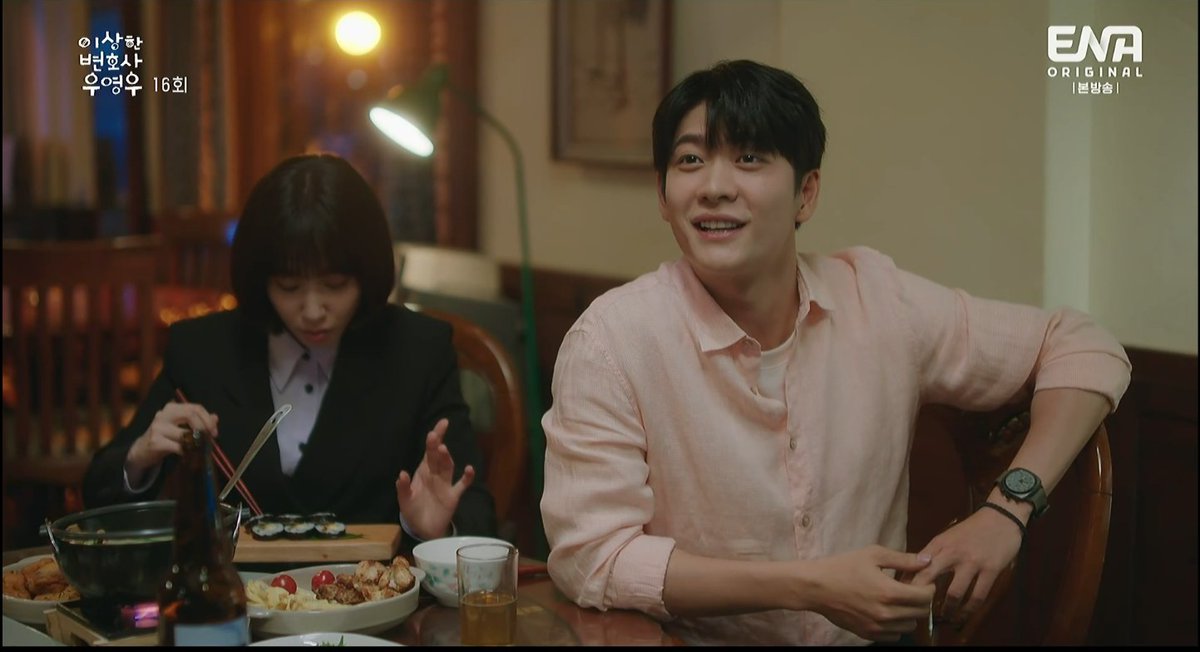 xvaen_91's tweet photo. Look at this guy's smile now.

 #ExtraordinaryAttorneyWooEp16 https://t.co/A9DYbRVDbj