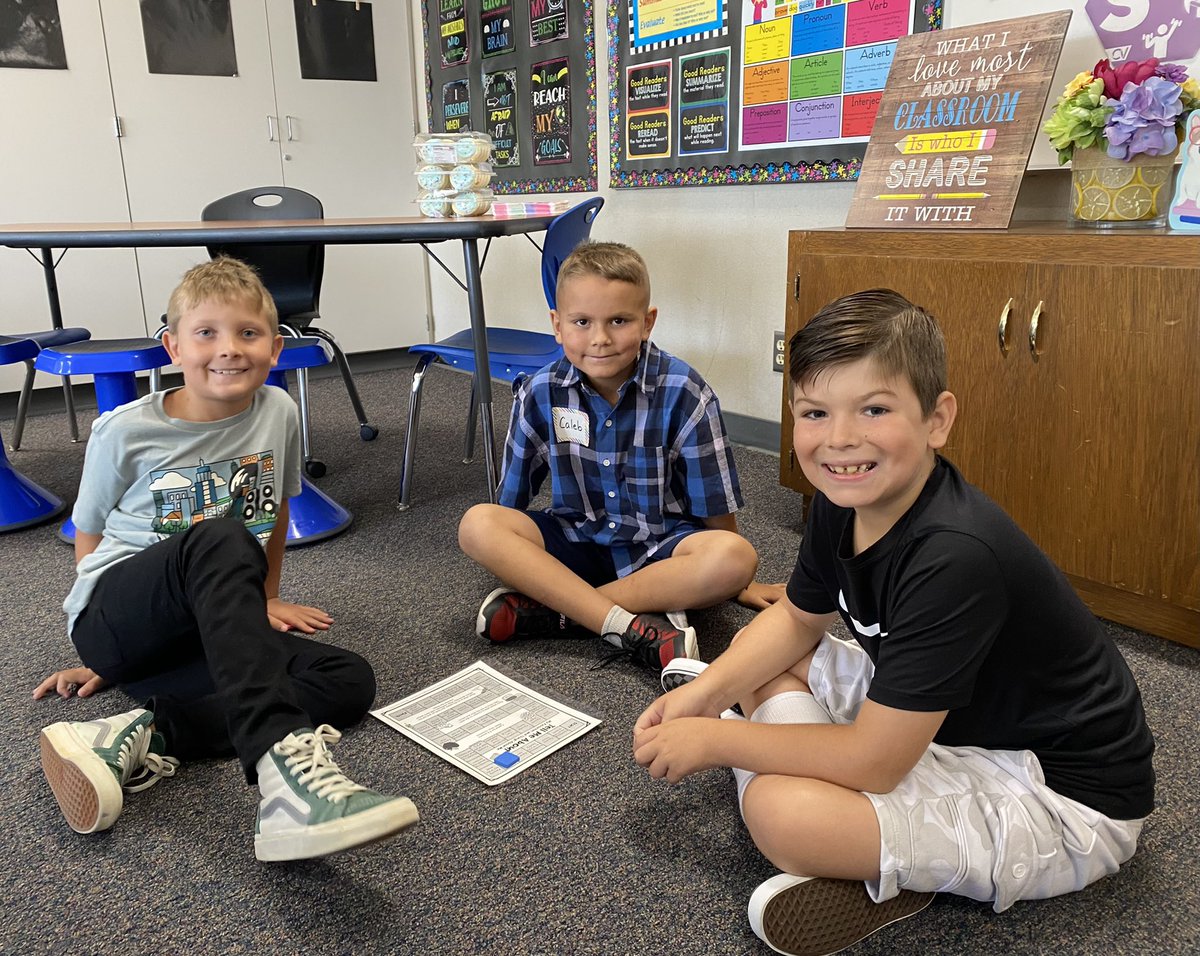 JaaGlaser's tweet photo. I celebrated my birthday and the first day of school with these awesome 3rd graders!!🎉🥰I love seeing happy kids in healthy relationships!❤️@FlyingHillsFAME @mkuhfal8 @FHSAPerkinsAP @CajonValleyUSD @davidmiyashiro @JoMedinaAlegria https://t.co/1YzBRjdwEC