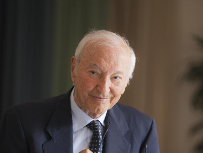 Nelle prossime settimane verrà caricata su #RaiPlay tutta l’opera di #PieroAngela. 
L'obiettivo è quello di rendere sempre disponibile, anche per i giovani, tutta l'opera di altissimo valore che Piero Angela ha realizzato per il Paese attraverso 70 anni di Rai.

(Ansa)