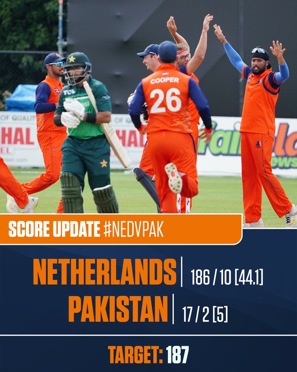 KNCBcricket's tweet photo. 🟠 | SCORE UPDATE
🇳🇱 | 186/10 (44.1)
🇵🇰 | 17/2 (5)
Two quick wickets for Viv Kingma!!! What a way to start this innings!
📺 All broadcast info ➡️ Live blog ⤵️
https://t.co/sb7XdYVCJU
#NEDvPAK #CricketNL #CWCSLS https://t.co/YMPuwqkZYS