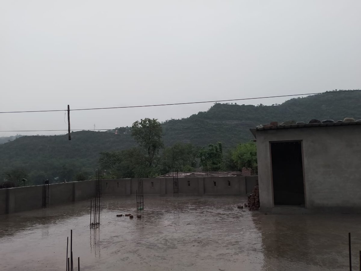 rajk37845's tweet photo. @JKPDD @JJkpdd It is regret to say that our Power Dept. is giving this kind of servc to the public, who is regularly paying their bills on time. It is been almost a month passed away snc the rqst letter been submitted. But still there is not a single person came yet 2 look over. https://t.co/TZNftbKuNV