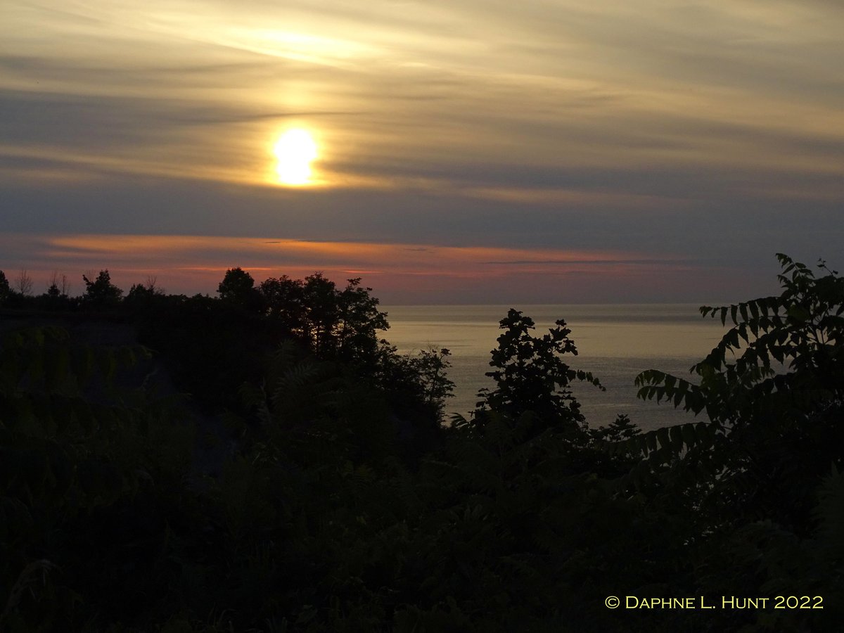 DaphneLHunt1's tweet photo. Sunrise at Bluffers Park Beach, Sunnypoint Park, and Scarboro Crescent Park.
#Sunrise #TheSunriseProject #BluffersParkBeach #SunnyPointPark #ScarboroCrescentPark #Bluffs #Cliffside #Cliffcrest #Scarborough #Toronto #LakeOntario #TorontoLakefront https://t.co/sExpOnjBtO