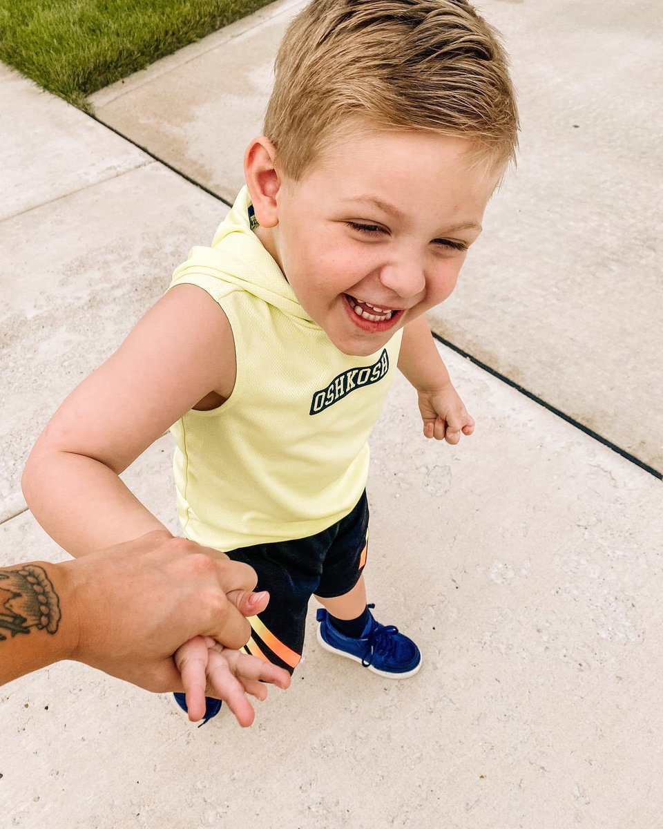 Can we just talk about the child <a href="/tay_asz/">strawberry swisher pt. 2</a> made … ARE U KIDDING ME LOOK AT THIS PRECIOUS BOY