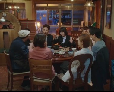 Nonton_Kdrama's tweet photo. warmful scene. I love Hanbada Squad, but don't leave me 🥺. #ExtraordinaryAttorneyWoo #ExtraordinaryAttorneyWooEp16 https://t.co/eIiI322DWg