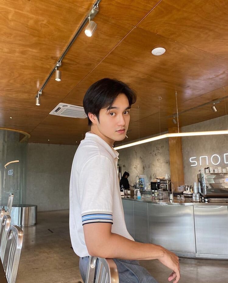 อยากมีคนไปคาเฟ่ด้วยมั้ย เราว่างน้าาา🤣☕️