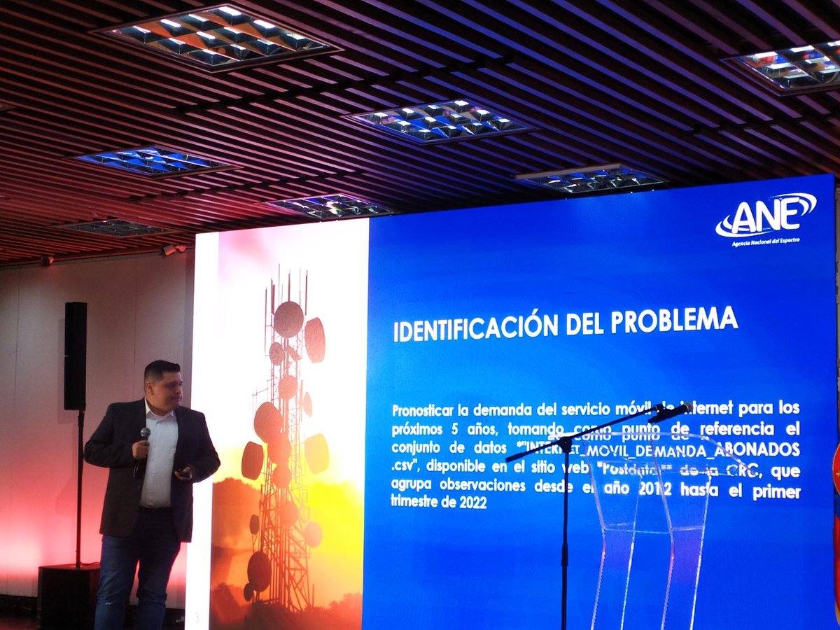 UNJhonGarcia's tweet photo. El día ayer la @CRCCol cerró la tercera edición del #DataJamCRC, en la que ciudadanos, universidades como el @Poligran y entidades cómo la @ANE_Colombia presentaron sus propuestas con uso de datos abiertos. Muy gratificantes resultados de ese ejercicio de innovación abierta. https://t.co/EswKaQqRAT