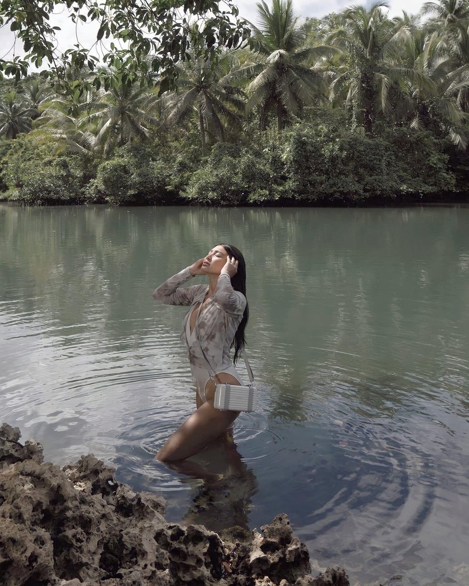 livelikepotter's tweet photo. nadine lustre in her element 🌊 https://t.co/M68eMr0LmU