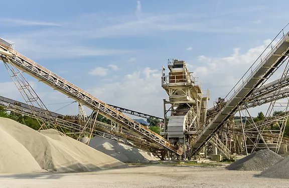 Do you need aggregates? We can supply you with top quality quarried aggregates to your site. Ring our sales team on 01275217100 for the best prices in town.