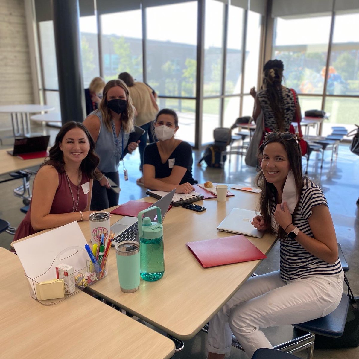 APS_FleetES's tweet photo. Thank you @APSFleetPTA for the EGG-cellent back to school breakfast for staff! ๐๐ณ @OmeletteGuys #APSisback https://t.co/mEjLdM0v4n