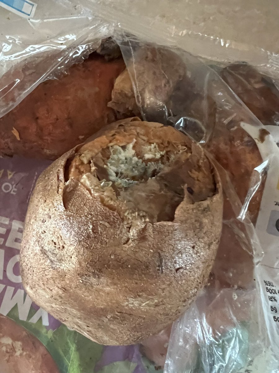 joreynoldsML's tweet photo. @AsdaServiceTeam @asda just bought these from #woodchurchroad store. A bag of 5 and 3 of them rotten. Didn’t get receipt so can’t get refund! https://t.co/c9XrylTQI2