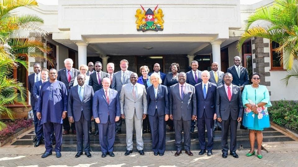 HbcEnglish's tweet photo. Top U.S. delegation meets with Kenya’s president elect Ruto , outgoing president Uhuru Kenyatta and the opposition leader Raila Odinga. Stability was the focus of the discussions . #KenyansPoll #KenyaDecides2022 #kenyaelections2022 #kwanza https://t.co/kse3qz7wzq