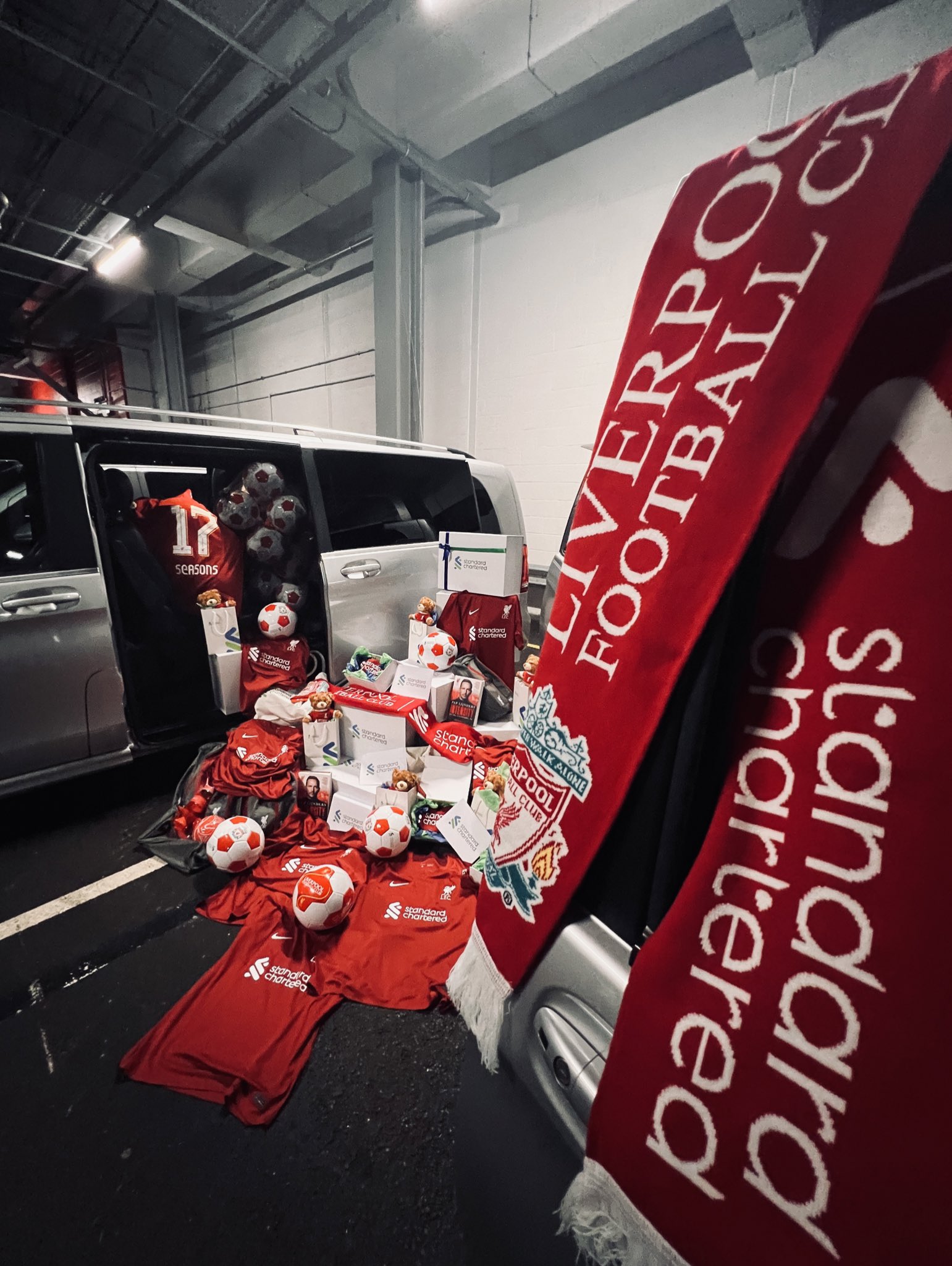 Liverpool FC on Twitter "It’s StanChart FansofFans day 🙌 Keep an eye