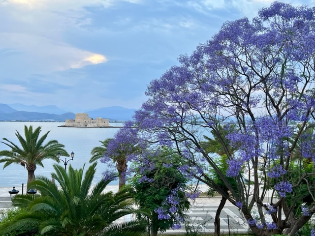 TEnewsletter's tweet image. Our "Essential Greece" issue is out. Subscribe and share now to find out:

-- The BEST Greek villages for reflection, relaxation, sunbathing and history that don't require a ferry
-- The No. 1 GOTCHYA for renting cars 

 ➡️➡️ travelessentialnews.com

#travel #traveltips