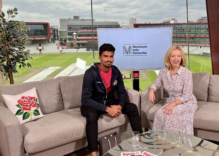 Brilliant to interview @Sundarwashi5 today on behalf of @MCRIndia about his time in Manchester playing for @lancscricket - fabulous to hear about how much Washi has enjoyed his time here, including the weather! 🏏 🇮🇳🇬🇧