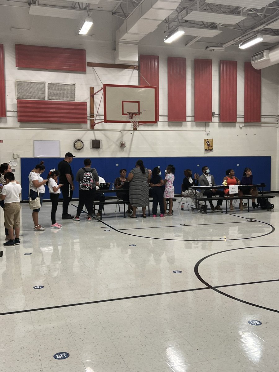 #MeetTheTeacherNight was a complete success!!! We want to say thank you to our parents for showing up in big numbers to meet and greet with teachers! We appreciate you!🫶🏿