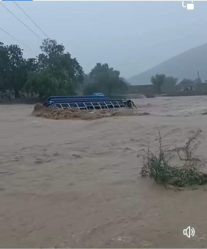 Payam_e_Taunsa's tweet photo. #TaunsaNeedsAttention 
#TaunsaFlood 
Why media is not reporting this? 
@Xadeejournalist https://t.co/rOAHSfYcfu