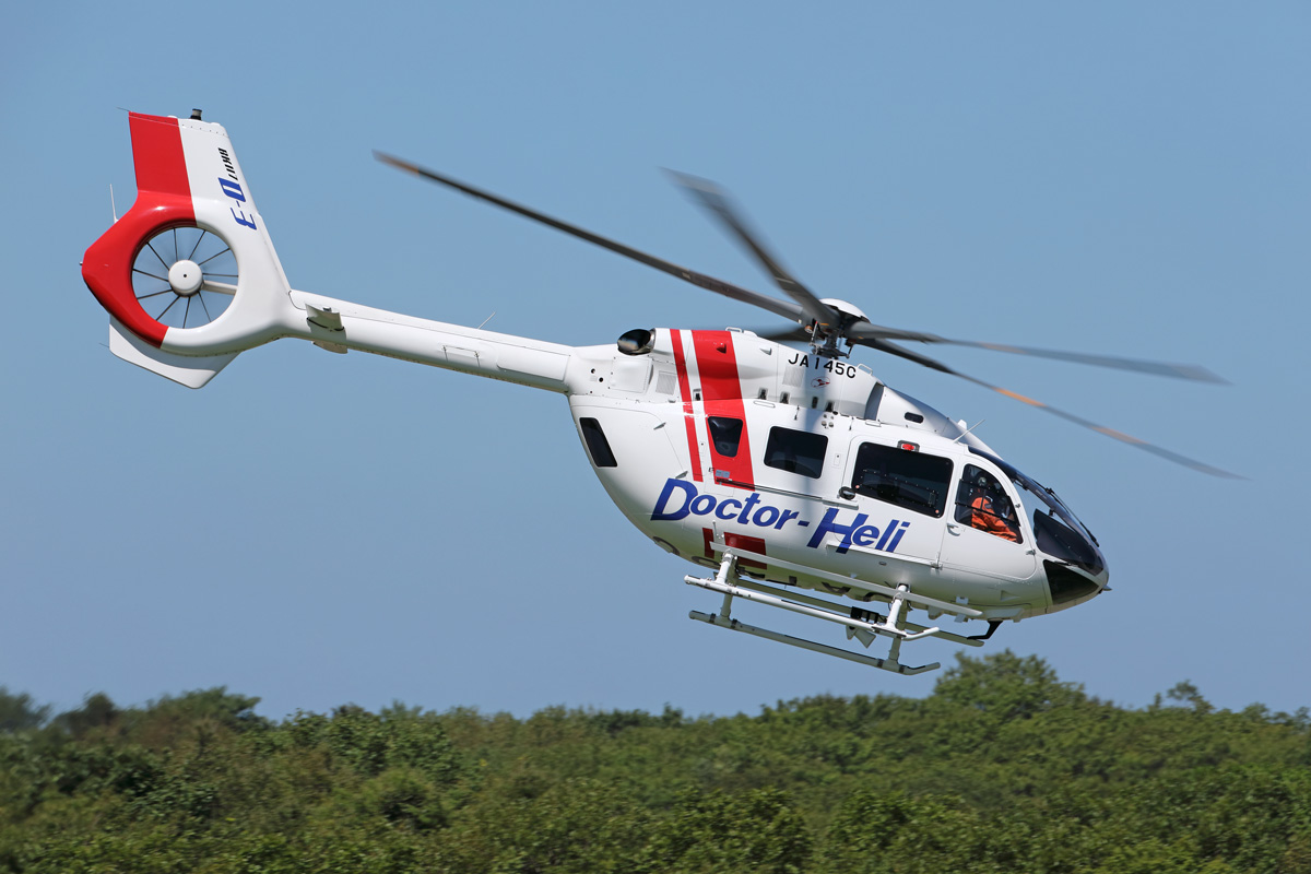 foggy_ja8369's tweet photo. Central Helicopter Service
Airbus Helicopters (Kawasaki) BK117D-3（JA145C）
＃RJ04

セントラルヘリコプターサービスのBK-113D-3型ドクターヘリ。
撮影でご一緒になった方に教えて頂きましたが、JA145CはD-3型日本国内初号機。JA01BKはC-2型初号機という初号機コンビが鹿部に揃っていたようです。 https://t.co/Cb1BYTWutE