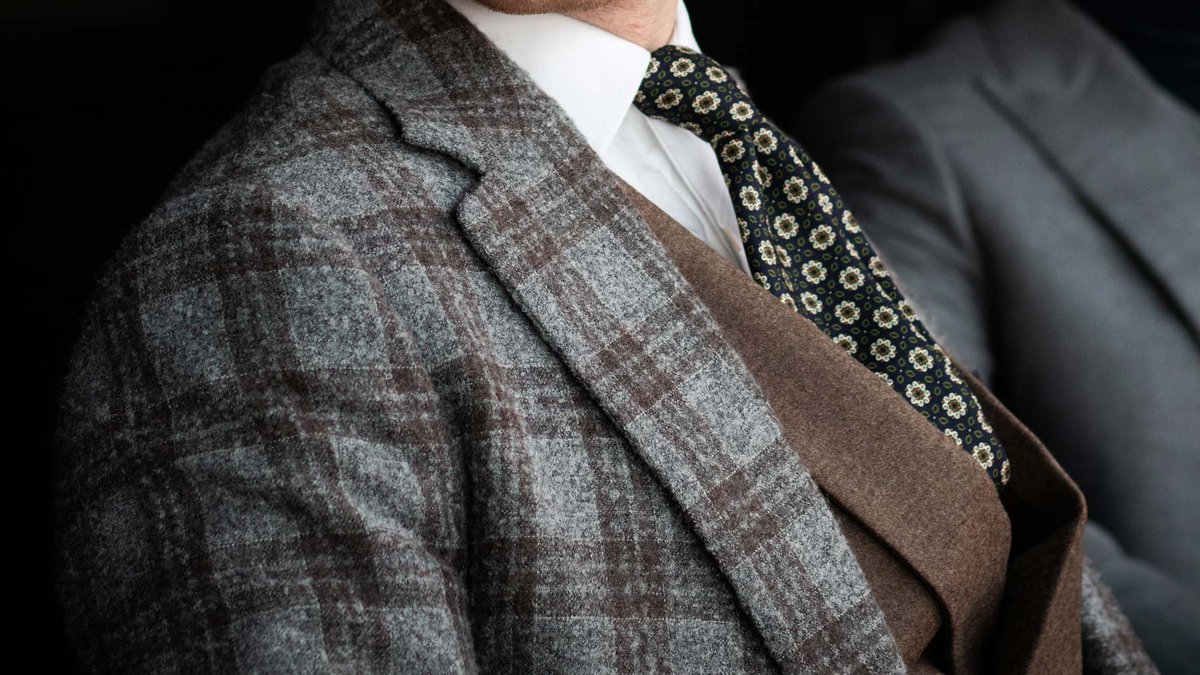 AUTUMN TRUNK SHOWS

Bespoke tailoring means wardrobe planning is key for the seasons ahead. With tweeds, corduroys, flannels and moleskins to the fore, autumn consultations are now available to book in Washington D.C. and Boston, via the website. bit.ly/2EAWVkQ