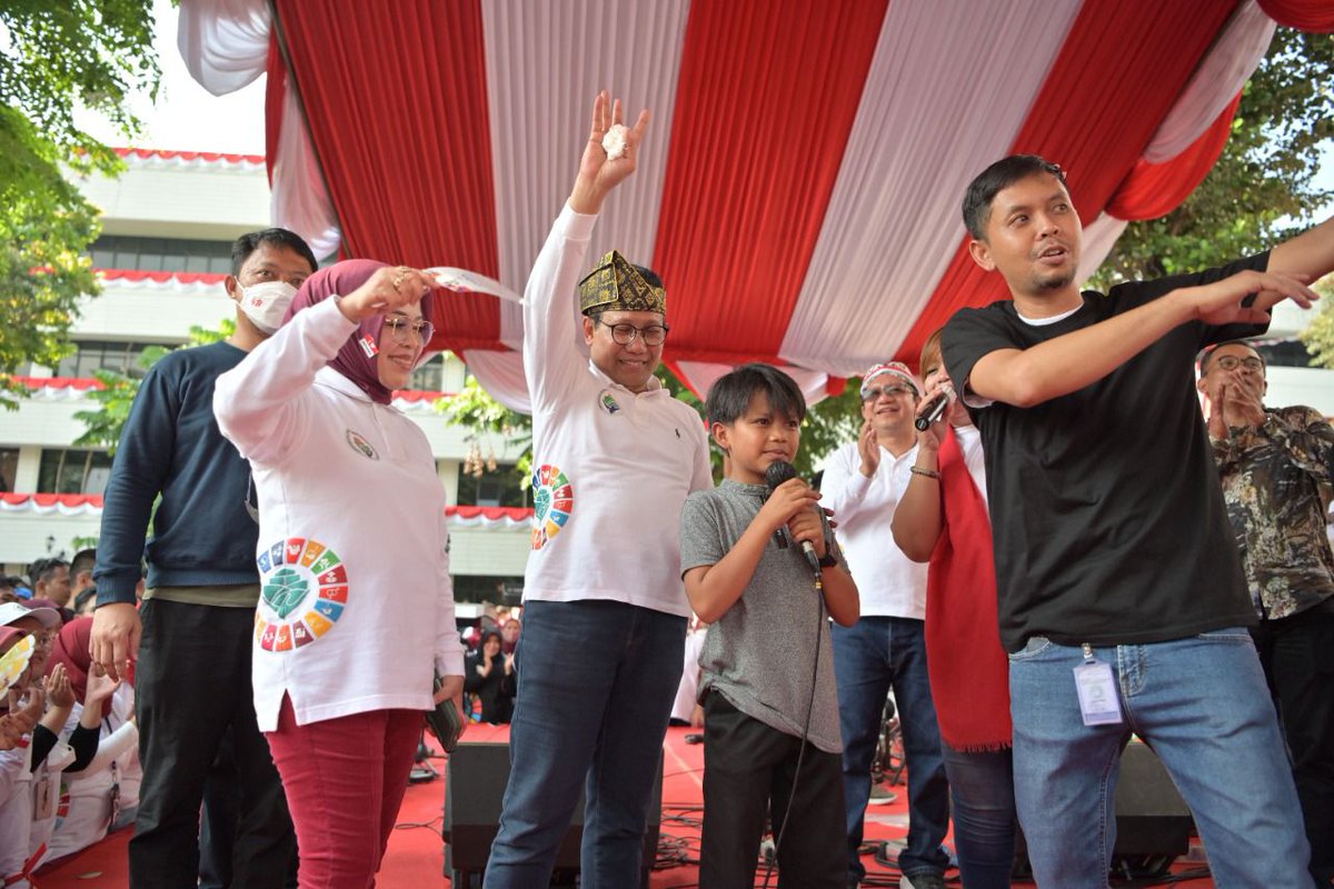 Nalapraya261's tweet photo. Meriahnya 77 tahun Indonesia 
Pulih Lebih Cepat
Bangkit Lebih Kuat
Bersama #FarelGusHalim

@jokowi 
@halimiskandarnu
@Kemendespdtt
@malik_haramain
@imansyukri
@taufikmadjid71
@yusradaridesa 
@azzameldzikrie 
@fachrilabalado
@cik_mashuri
@AngSinam
@Brigade01Arwan1
@tppkemendes https://t.co/dHH2QlQYJl