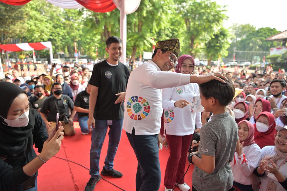 Nalapraya261's tweet photo. Meriahnya 77 tahun Indonesia 
Pulih Lebih Cepat
Bangkit Lebih Kuat
Bersama #FarelGusHalim

@jokowi 
@halimiskandarnu
@Kemendespdtt
@malik_haramain
@imansyukri
@taufikmadjid71
@yusradaridesa 
@azzameldzikrie 
@fachrilabalado
@cik_mashuri
@AngSinam
@Brigade01Arwan1
@tppkemendes https://t.co/Ka1obcczcu