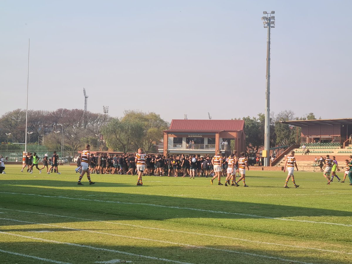 Koshuis vs Dorp
Koshuis wen 20-19 na 5 jaar se droogte!
Tellings en Geskiedenis tot voor vandag. affiesrugby.co.za/koshuis-vs-dor…